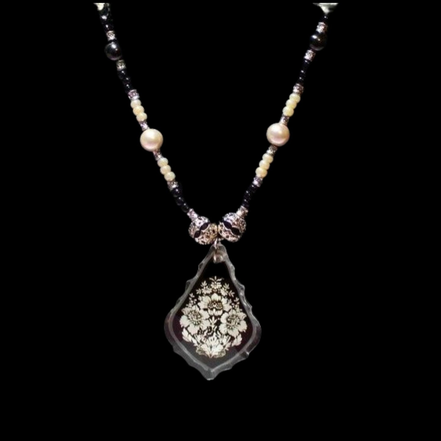 Floral Baroque Glass Pendant Bead Necklace